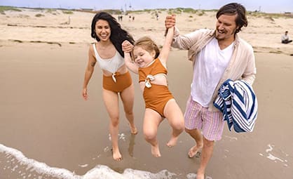 Lompoc_SurfBeachFamilyPlaying-cropped