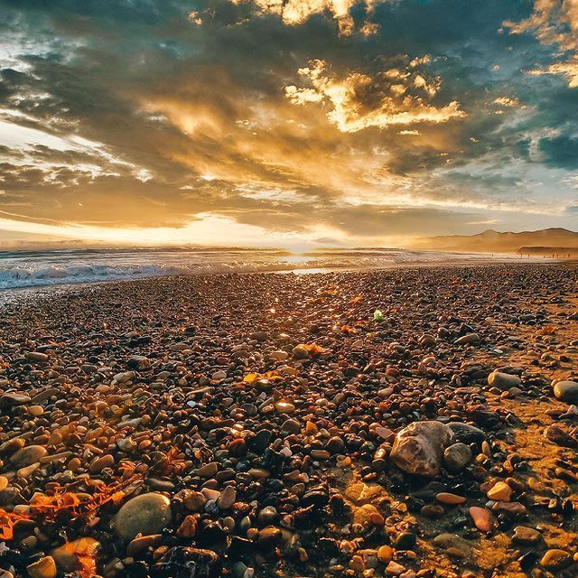 😋 Eat. 🏖️ Beach. 🛏️ Sleep. 🔁 Repeat.

Explore Lompoc's scenic side with our top country drives ➡️ Visit the blog

📷: @sparkle_films

#explorelompoc #lompoc #swell #pacificocean #shoreline #coastalliving #seacoast #californiacoastline #calicoast #californiacoast #californiaholics #californiadreaming #calibeach #calibeaches #californiabeach #hwy1 #highway1 #toesinthesand #jalamabeach