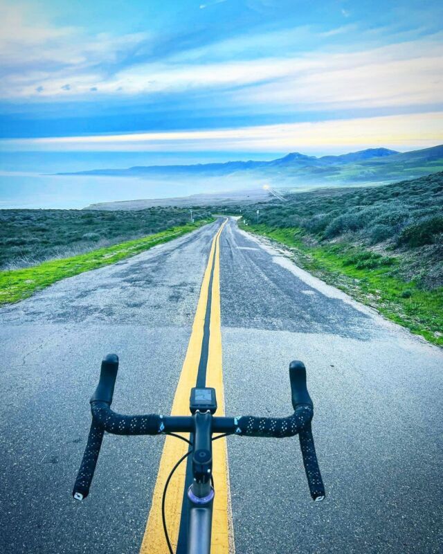 Time to pedal! 🌄💪😍 Check out the 4 Popular Rides in and Around Lompoc ---> Link in bio

📍 Jalama Beach

📷 @rsteers

#lifebehindbars #bikeadventure #cyclinglife #rideyourbike #mootsrl #cadexcycling #lasucksforcycling #santabarbaracycling #jalamabeach #explorelompoc #lompoc