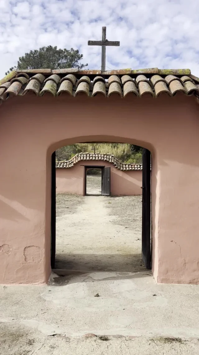 The crown jewel 💎 of California’s historic missions, @lapurisimamission is a living history museum that offers a unique glimpse into 19th-century mission life. The mission is the most completely restored in California. Go for a tour, hike the scenic trails, or enjoy a peaceful picnic on the grounds. Perfect for a weekend adventure! 🌄

Plan your trip 👉 Link in bio

📸 @outofoffice_withloveerica

#explorelompoc #lompoc #californiamission #history #historicalevents #californiahistory #californiamissions #california #lapurisimamission